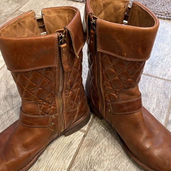 UGG boots - Picture 2 of 5